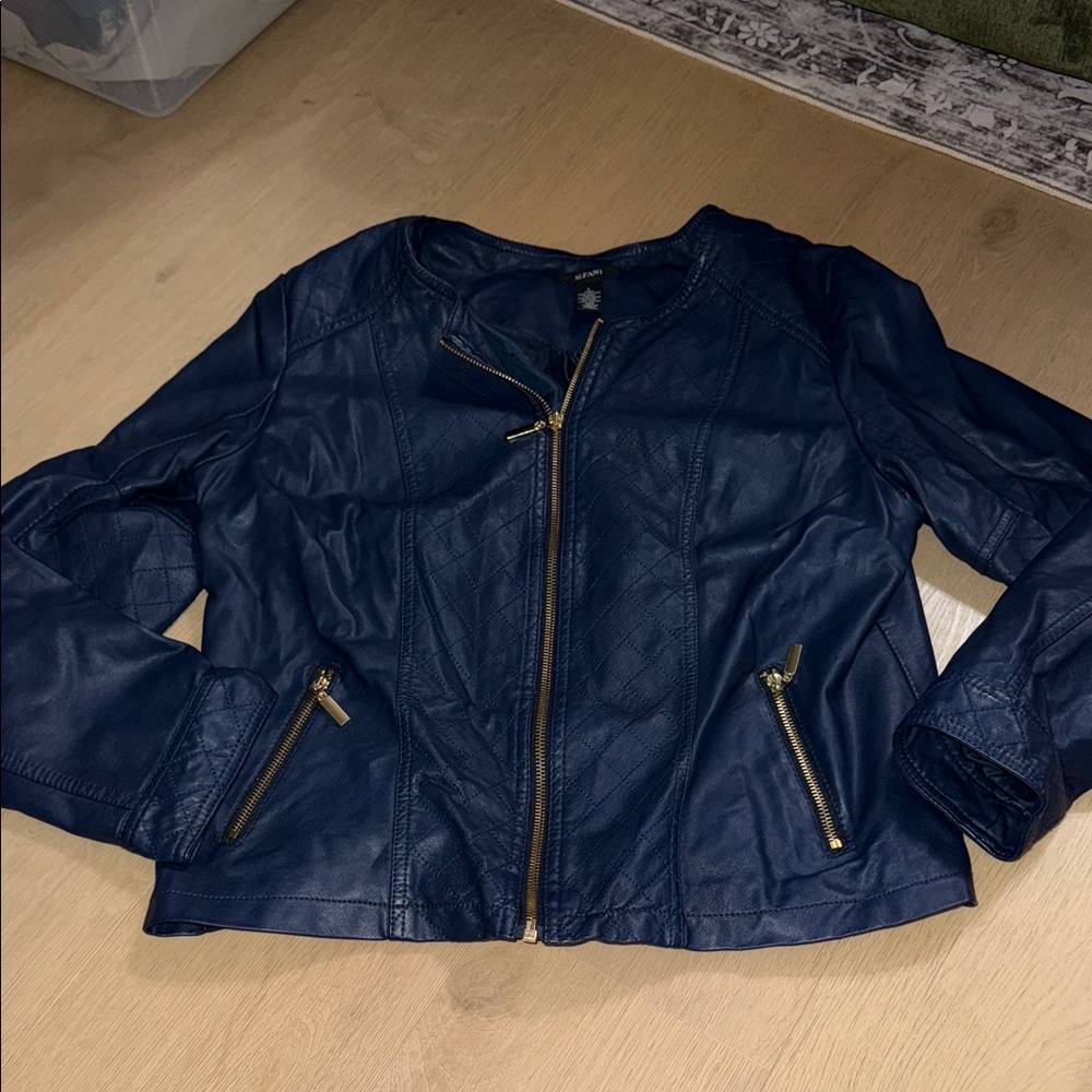 Alfani navy blue faux leather jacket gold accents size large zip up movable